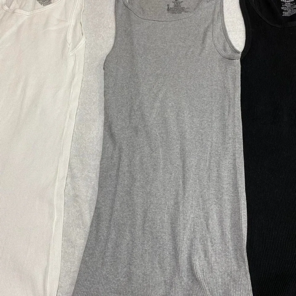 Hanes, ecko, united 1 white 1 grey 1black bunddle men medium tank tops. SKU336 - Picture 3 of 5